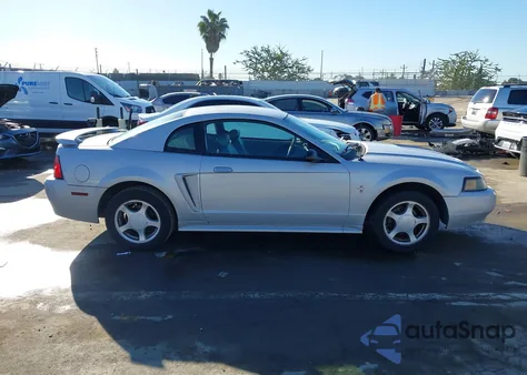 2002 Ford Mustang из США, поврежденный, VIN 1FAFP404X2F165897